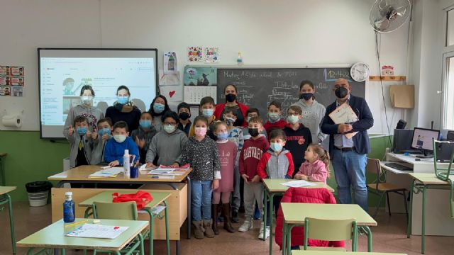 Más de 220 niños y niñas disfrutan de las  'Escuelas de Semana Santa para Conciliar y Coeducar' puestas en marcha por el Ayuntamiento de Lorca - 2, Foto 2
