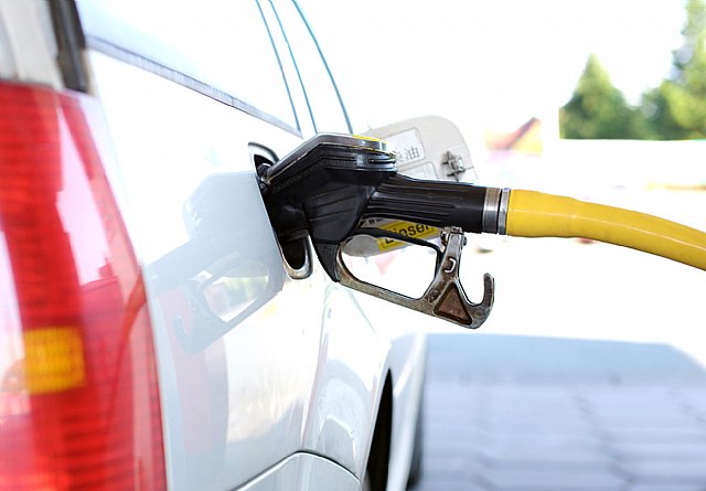 FACUA presenta ante Consumo de Murcia sus denuncias contra las 10 gasolineras que subieron precios el 1 de abril - 1, Foto 1