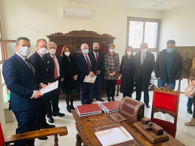 La Fundación Santo Domingo recibe la donación de un despacho de madera tallada perteneciente a D. Francisco Ros Giner - 1, Foto 1