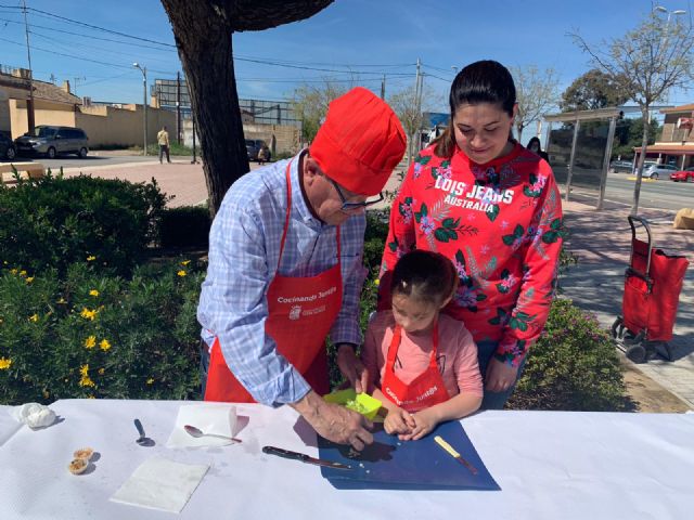 Taller Intergeneracional entre abuelos y nietos en pedanías - 3, Foto 3