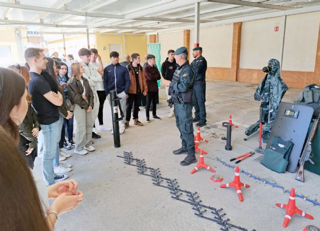 La Guardia Civil recibe la visita de alumnos del Grado de Criminología de la UCAM - 2, Foto 2