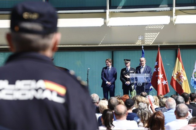 La Policía Nacional recibe la Medalla de Oro de la ciudad de Fuenlabrada - 1, Foto 1