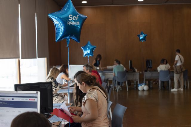 Más de 51.000 personas desempleadas recibieron en 2024 atención personalizada en el SEF para mejorar su inserción laboral - 1, Foto 1