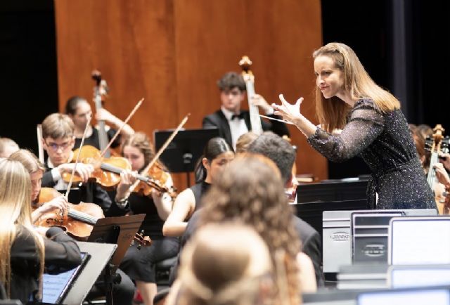 Isabel Rubio guía a la JOGV en una noche vibrante del Ciclo de Orquestas Jóvenes - 2, Foto 2