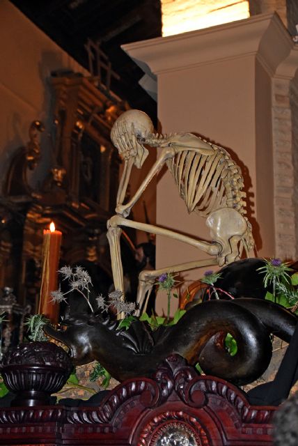 Así es el ceremonial del Descendimiento que cada Sábado Santo emociona a Alcalá del Río (Sevilla) - 5, Foto 5