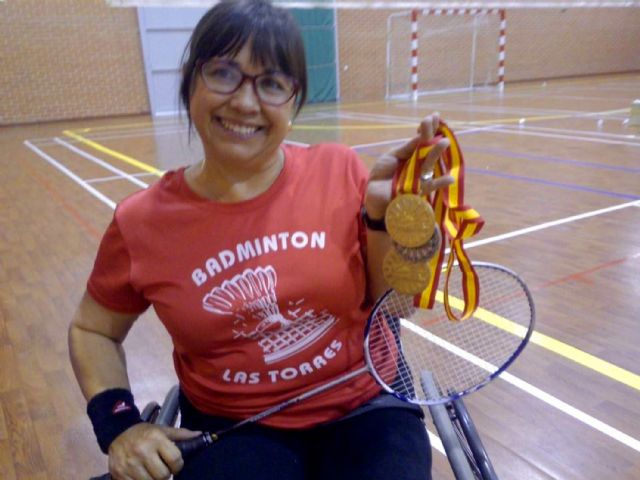 Amalia Martínez, del Club Bádminton Las Torres, se cuelga dos oros y una plata en el Nacional de parabádminton - 1, Foto 1