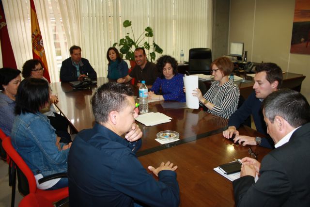 Nueva reunión de Alcalde de Cehegín para pedir la permanencia del colegio rural del Campillo de los Jiménez - 1, Foto 1