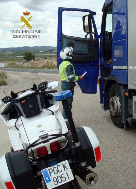 La Guardia Civil intercepta al conductor de un vehículo articulado de 26 toneladas conduciendo bajo los efectos de drogas - 2, Foto 2