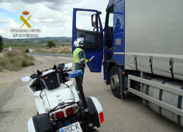 La Guardia Civil intercepta al conductor de un vehículo articulado de 26 toneladas conduciendo bajo los efectos de drogas - 3, Foto 3