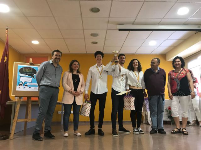 El IES Floridablanca de Murcia resulta ganador del I Torneo de Debate en Inglés para alumnos de Secundaria y Bachillerato - 1, Foto 1