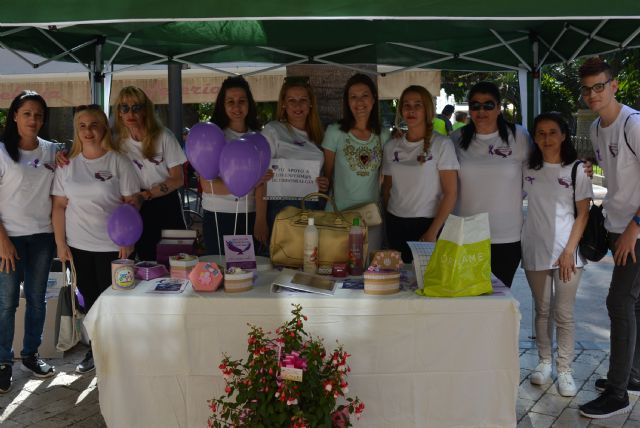 La asociación Fibromialgia Águilas conmemora el día mundial de esta enfermedad con la instalación de un stand informativo - 1, Foto 1