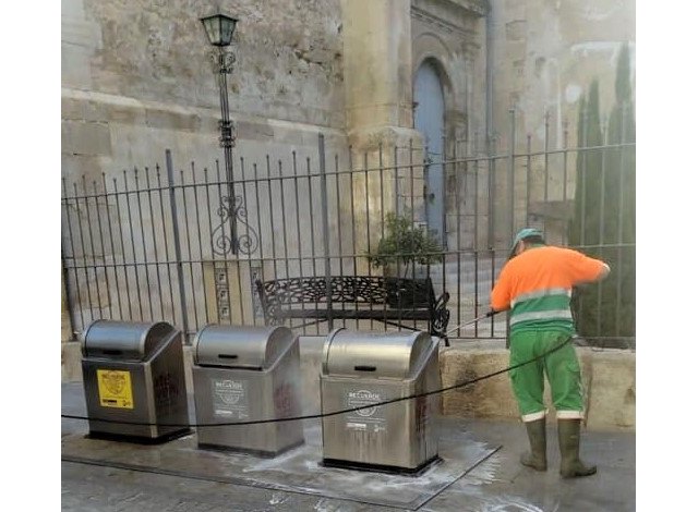 El Ayuntamiento intensifica la limpieza y desinfección de contenedores - 1, Foto 1