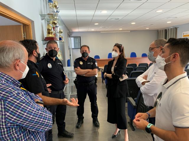 Policía Local establecerá mañana un nuevo dispositivo para evitar colas en los coches durante la jornada de vacunación - 1, Foto 1