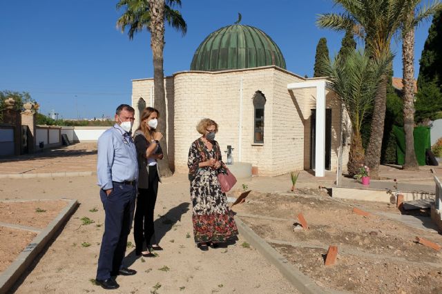 La concejala de Servicios Sociales conoce las obras de ampliación del cementerio musulmán de Murcia - 1, Foto 1