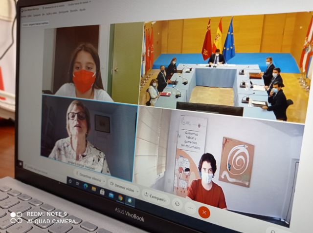 La integrante del Consejo Local de Infancia y Adolescencia de Calasparra, Alicia Moreno, participa en la reunión Semanal del Consejo de Gobierno - 1, Foto 1