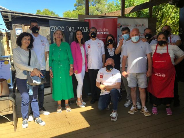 Éxito de asistentes a la comida solidaria Águilas EsencialMente - 1, Foto 1
