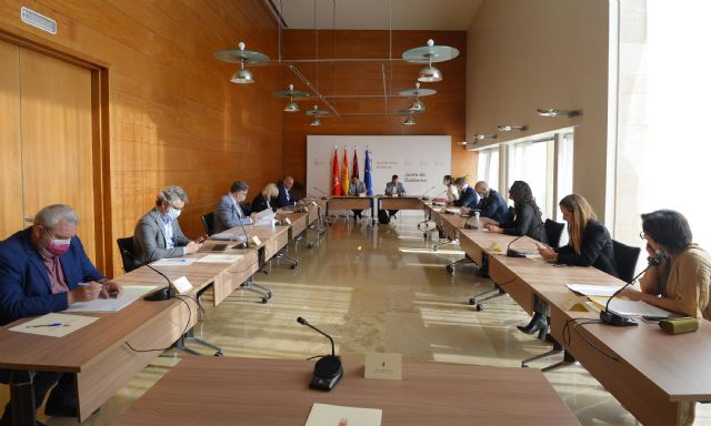 Aprobado el protocolo general de actuación con la CARM para la mejora del transporte público de viajeros en el Área Metropolitana de Murcia - 1, Foto 1