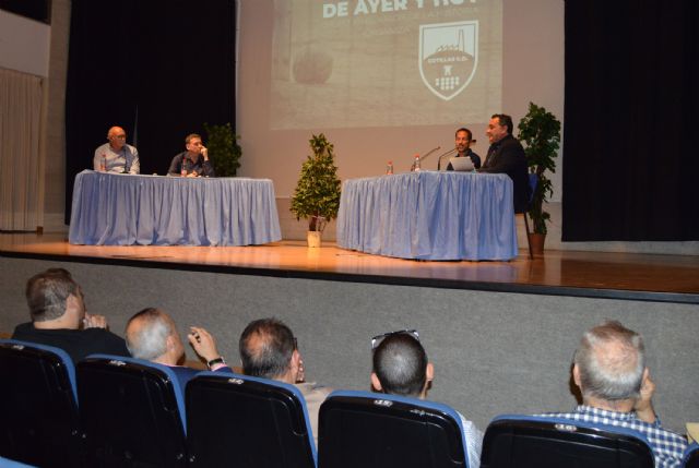 Las Torres de Cotillas charla sobre el fútbol de ayer y de hoy - 1, Foto 1