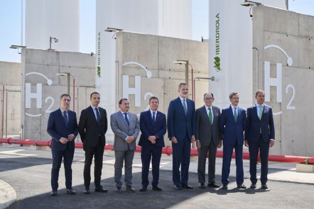 Su Majestad el Rey inaugura la planta de hidrógeno verde de Iberdrola en Puertollano, la mayor para uso industrial de Europa - 2, Foto 2