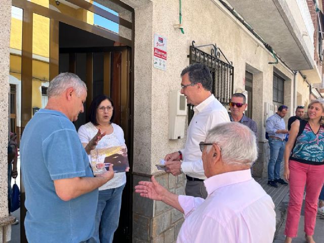 Ballesta se lanza al ´puerta a puerta´ - 1, Foto 1