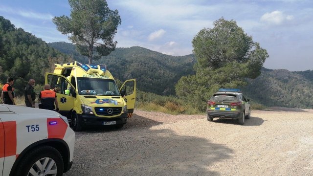 Servicios de emergencia han atendido y trasladado al hospital a un ciclista accidentado cerca de El Cerrillar - 1, Foto 1