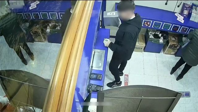 La Guardia Civil desmantela un grupo delictivo que enviaba drogas a otros pa�ses europeos, Foto 9