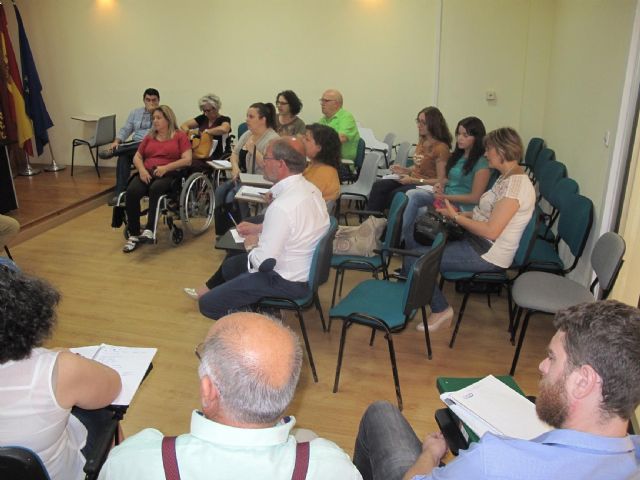 Servicios Sociales analiza la accesibilidad del transporte en los autobuses urbanos de Cartagena - 2, Foto 2