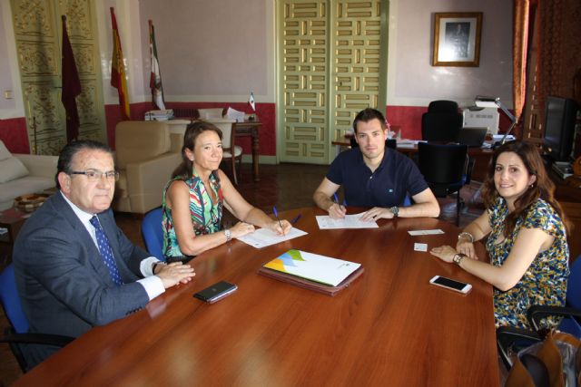 El Ayuntamiento de Cehegín e Iberdrola firman un convenio - 1, Foto 1