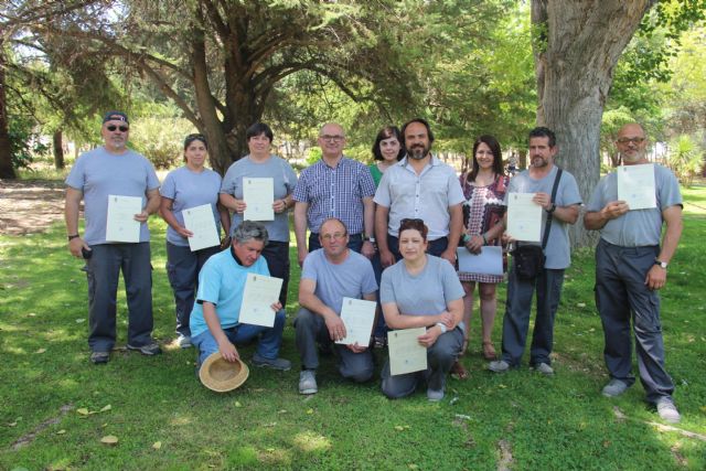 Entregados los diplomas del curso de Auxiliar en Viveros y Jardines - 1, Foto 1