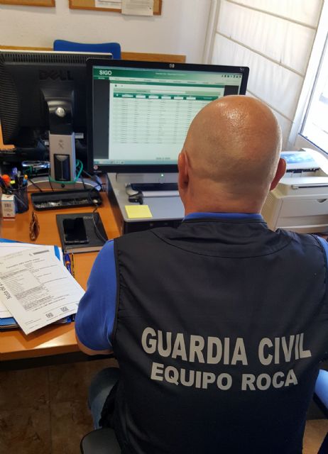 La Guardia Civil detiene a dos personas por estafar a un agricultor de Santomera - 1, Foto 1