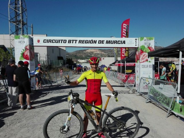 Francisco Cánovas, del CC Santa Eulalia, campeón regional de XC en categoria m40b, Foto 2