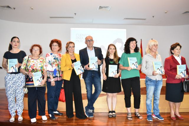 Cuentos para murcianicas reúne la biografía de mujeres relevantes de la Región en clave infantil - 1, Foto 1