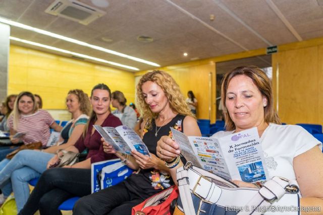 Profesionales socio-sanitarios, cuidadores y familiares reciben formación en las X Jornada sobre el Alzheimer - 1, Foto 1