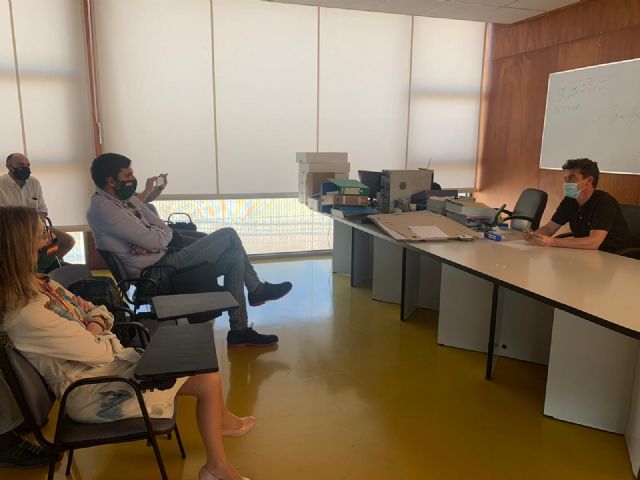 VOX muestra su apoyo al sector de la pesca en Águilas en detrimento de las oligarquías - 1, Foto 1