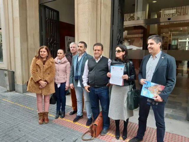 Un lustro después de que José López les cediera terrenos municipales, la CARM anuncia que, en breve, comenzarán las obras del nuevo colegio de La Aljorra - 1, Foto 1