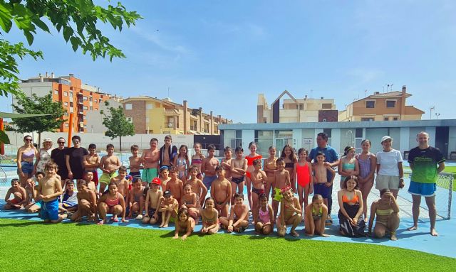 El Ayuntamiento de Caravaca invita a los colegios a darle la bienvenida al verano con la nueva actividad ´Mi cole a la piscina´ - 1, Foto 1
