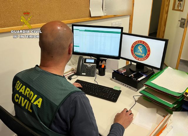 La Guardia Civil detiene a un joven por acosar a su expareja con más de un centenar de llamadas ocultas - 1, Foto 1