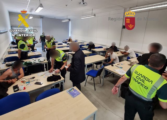 Desmantelan una trama dedicada a la obtención fraudulenta del Certificado de Aptitud Profesional (CAP) - 2, Foto 2