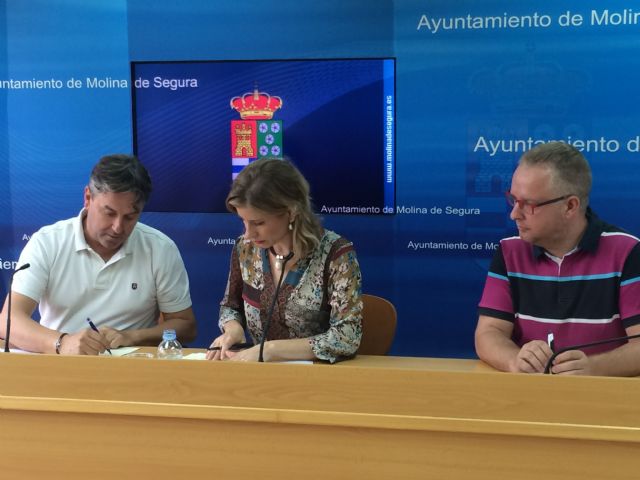 El Ayuntamiento de Molina de Segura firma un anexo al convenio con la Asociación Cultural La Cruz de La Torrealta para el desarrollo de los actos en torno al Vía Crucis Vivente - 2, Foto 2