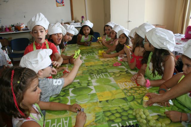 Gran aceptación de los Talleres de Cocina y Artes Plásticas organizados por la Concejalía de Juventud dentro del programa 