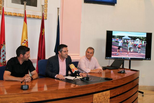 El alcalde recibe a los atletas del club Nutribán Sociedad Atlética Alcantarilla, por los éxitos en los últimos campeonatos de España - 4, Foto 4