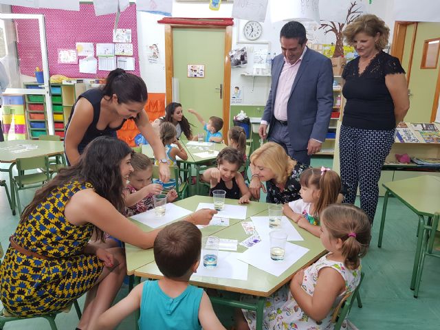 La consejera de Familia visita la escuela de verano de Alcantarilla - 1, Foto 1