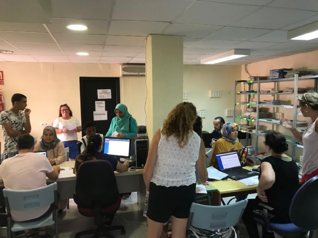Más de 1.200 familias se benefician del banco de libros en Torre Pacheco - 2, Foto 2