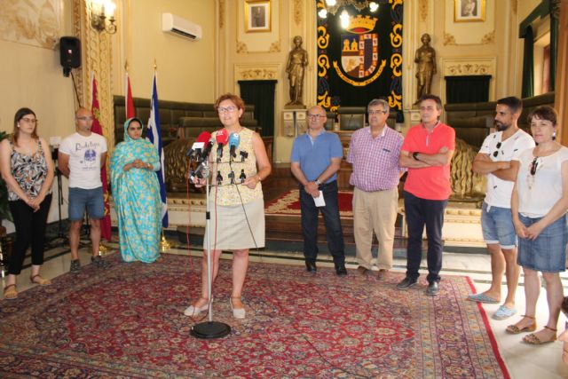 Recibidos en el salón de plenos los cinco niños saharauis acogidos este verano en Jumilla - 1, Foto 1
