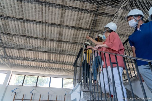 Comienza la retirada de fibrocemento en el CEIP José María Lapuerta - 1, Foto 1