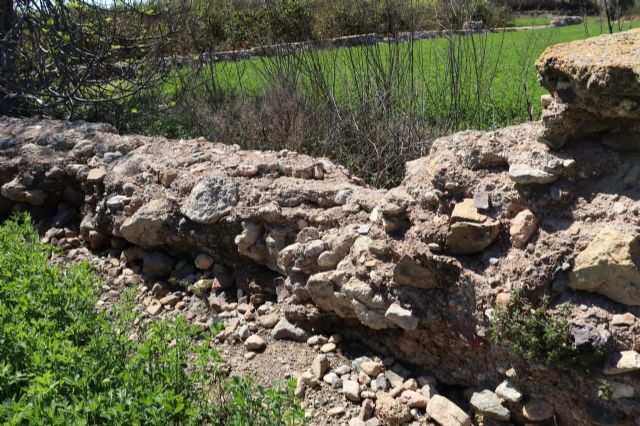 Huermur denuncia el preocupante estado del albercón medieval de Monteagudo - 1, Foto 1