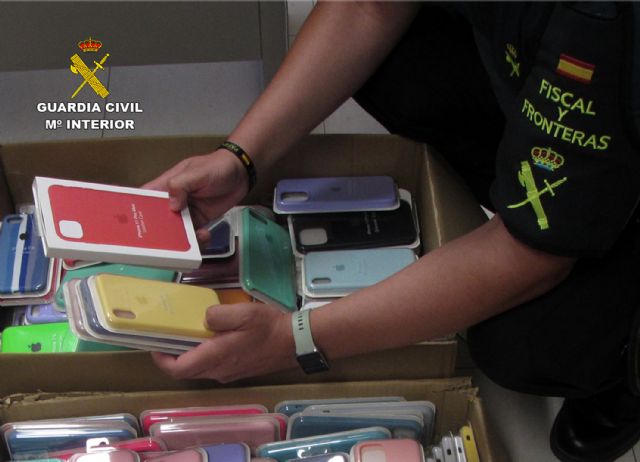 La Guardia Civil detecta la oferta de miles de productos falsificados en Lorca - 2, Foto 2