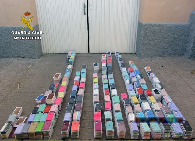 La Guardia Civil detecta la oferta de miles de productos falsificados en Lorca - 3, Foto 3