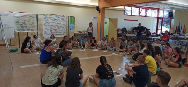 Jóvenes de Calasparra participan esta semana en el hermanamiento Erasmus+ que tiene lugar en Riorges - 1, Foto 1