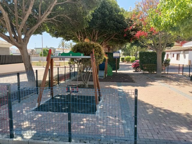 La concejalía de Parques y Jardines continúa con el mantenimiento y arreglo de las Zonas Infantiles - 2, Foto 2